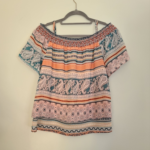 I.N. San Francisco Flowy Pattern Top - Picture 4 of 5